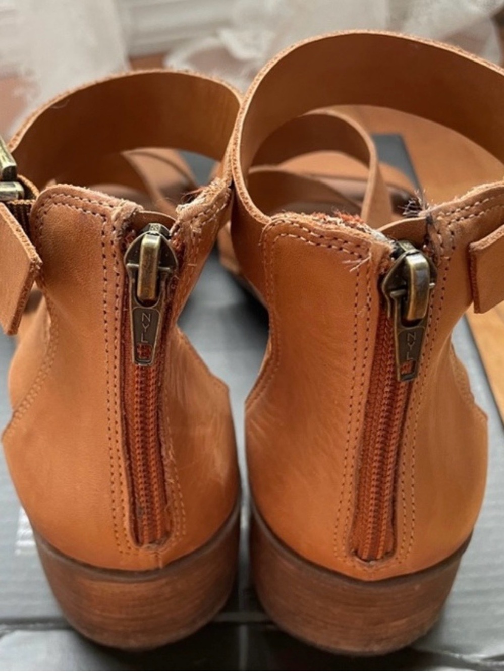 Steve Madden Cognac Spiral-Strap Leather Sandals Sz. 9 - Picture 2 of 4